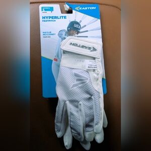 NWT Easton Hyperlite Fastpitch Women’s White batting gloves size S